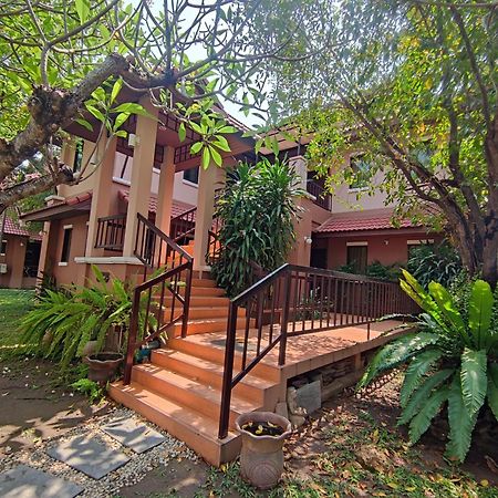 Areena Resort And Hotel Uttaradit Buitenkant foto