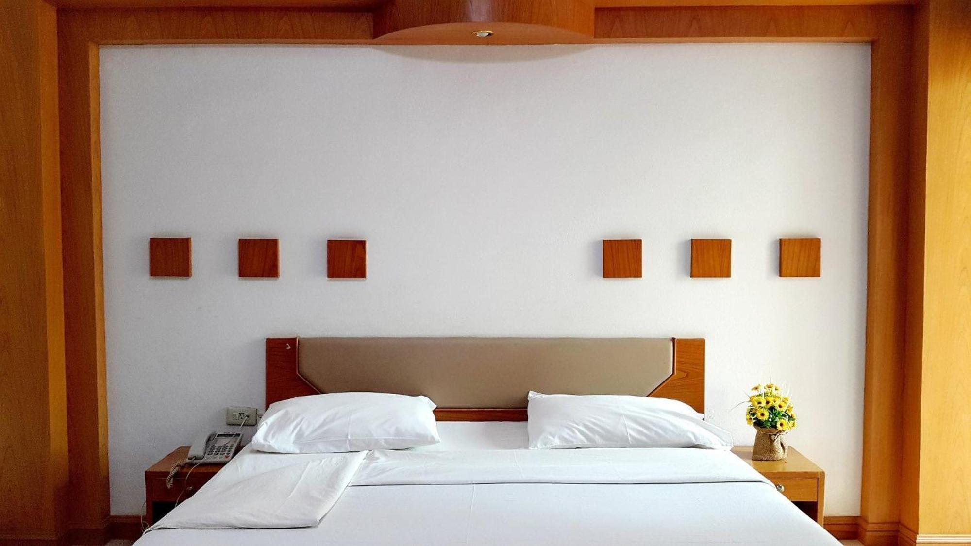 Areena Resort And Hotel Uttaradit Buitenkant foto