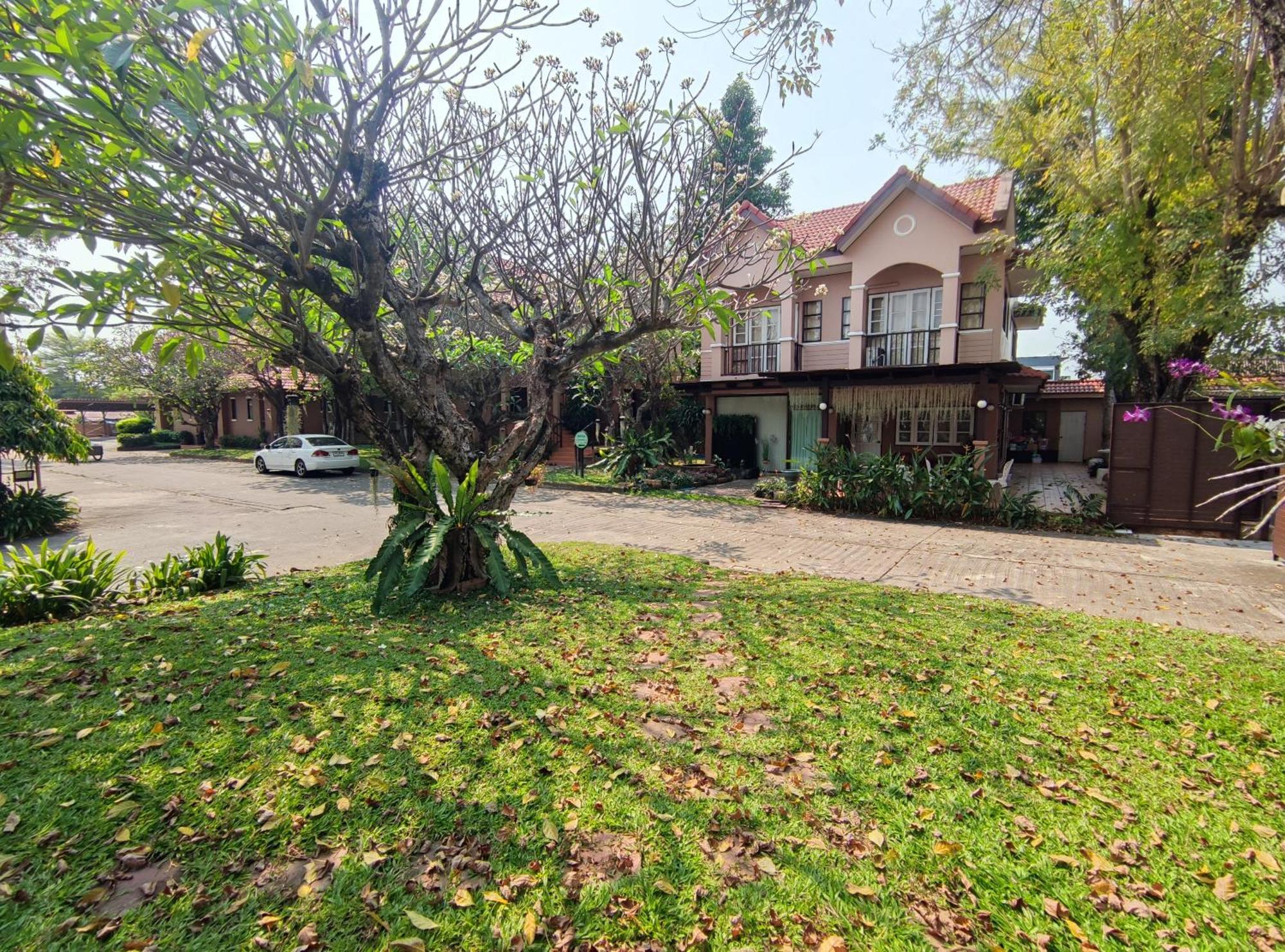 Areena Resort And Hotel Uttaradit Buitenkant foto